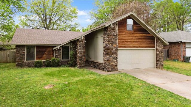 1847 Choctaw Court, Fayetteville, AR 72701