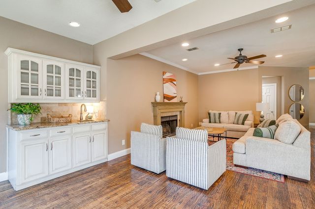 4408 Lost Creek Boulevard, Fort Worth, TX 76008