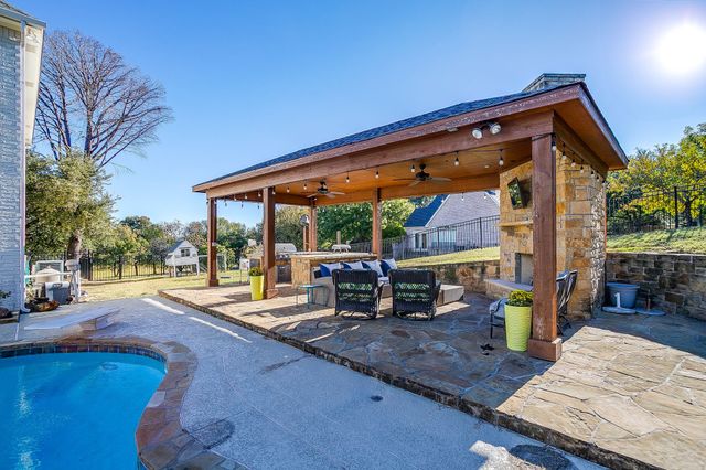 4408 Lost Creek Boulevard, Fort Worth, TX 76008