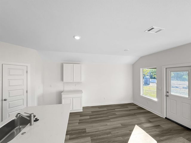 6320 Warwick Drive, Bryant, AR 72002