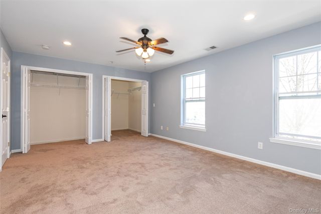 28 Lorien Place 4, Melville, NY 11747