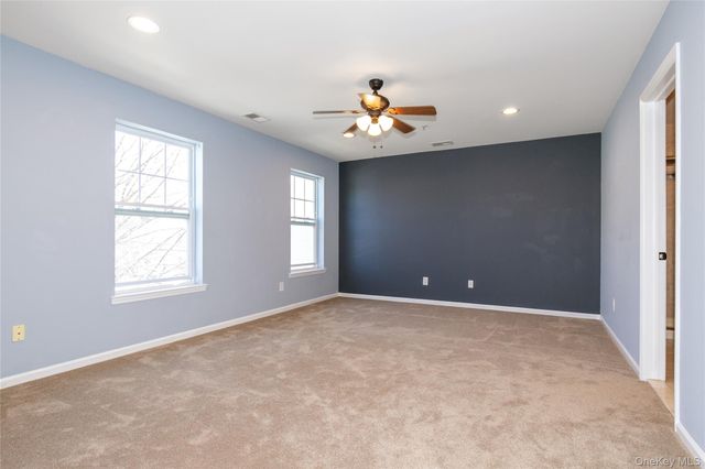 28 Lorien Place 4, Melville, NY 11747