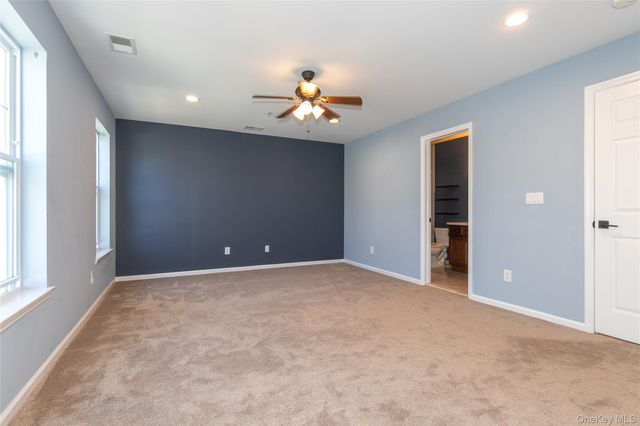 28 Lorien Place 4, Melville, NY 11747