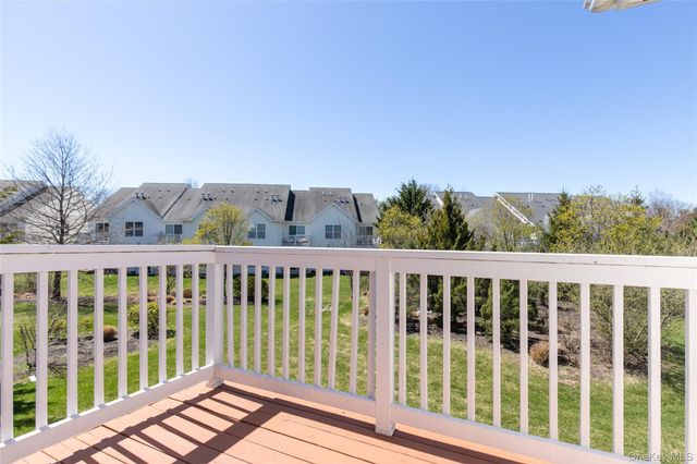 28 Lorien Place 4, Melville, NY 11747