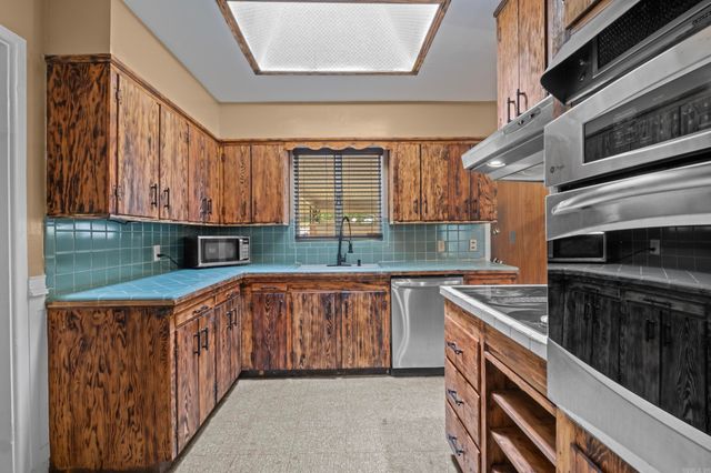 32 Lakeshore Drive, Little Rock, AR 72204