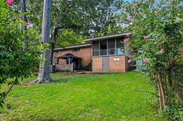32 Lakeshore Drive, Little Rock, AR 72204