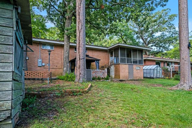 32 Lakeshore Drive, Little Rock, AR 72204