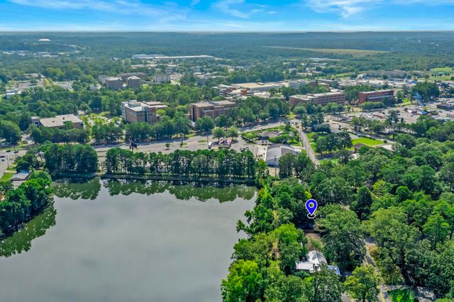 32 Lakeshore Drive, Little Rock, AR 72204