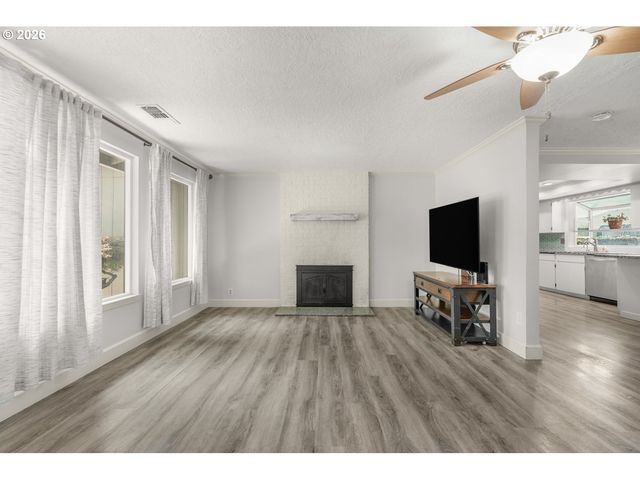 859 Ne KATHRYN St, Hillsboro, OR 97124