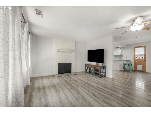 859 Ne KATHRYN St, Hillsboro, OR 97124