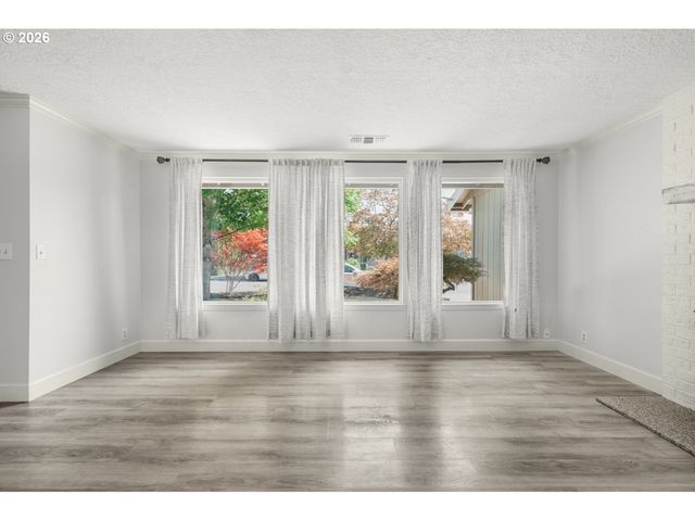 859 Ne KATHRYN St, Hillsboro, OR 97124