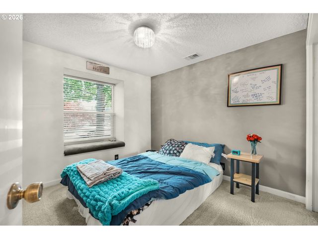 859 Ne KATHRYN St, Hillsboro, OR 97124