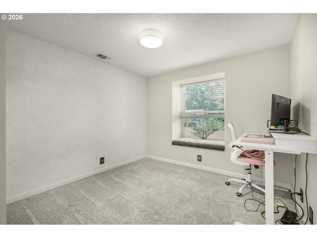 859 Ne KATHRYN St, Hillsboro, OR 97124