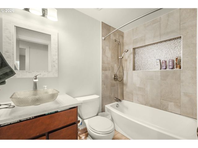859 Ne KATHRYN St, Hillsboro, OR 97124