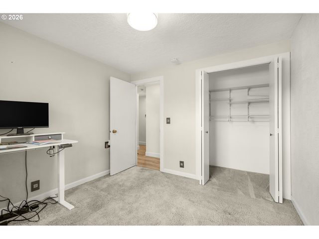 859 Ne KATHRYN St, Hillsboro, OR 97124