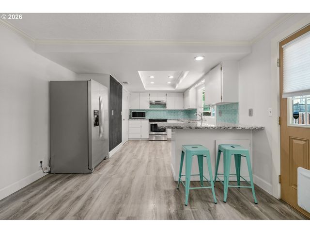 859 Ne KATHRYN St, Hillsboro, OR 97124