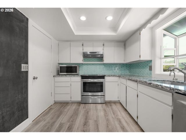 859 Ne KATHRYN St, Hillsboro, OR 97124