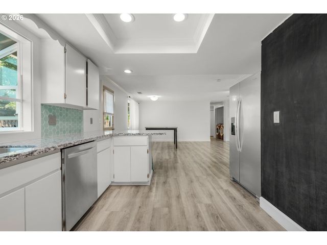 859 Ne KATHRYN St, Hillsboro, OR 97124