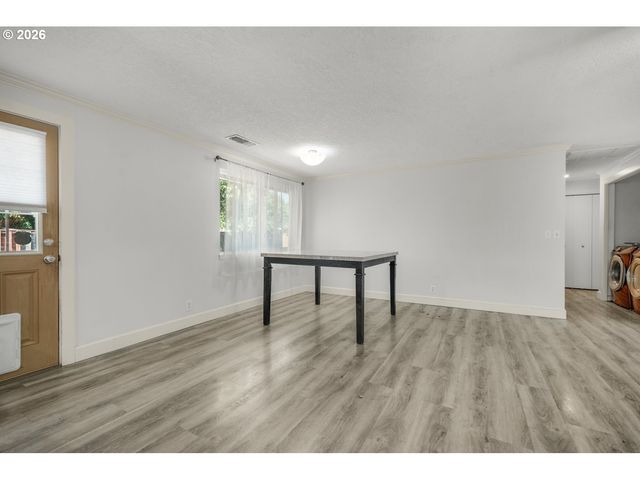 859 Ne KATHRYN St, Hillsboro, OR 97124