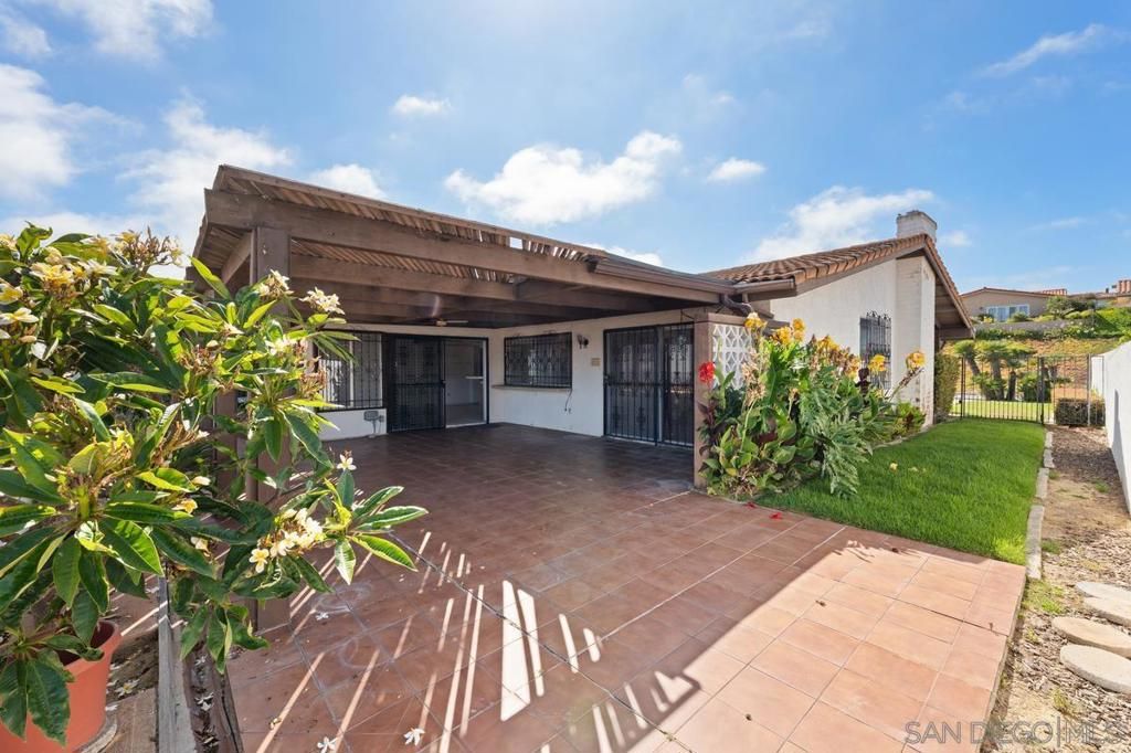 Image 19 of property listing at 1685 Calle De Cinco, La Jolla, CA 92037
