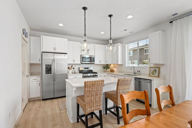 1624 W PARKVIEW DR, Syracuse, UT 84075