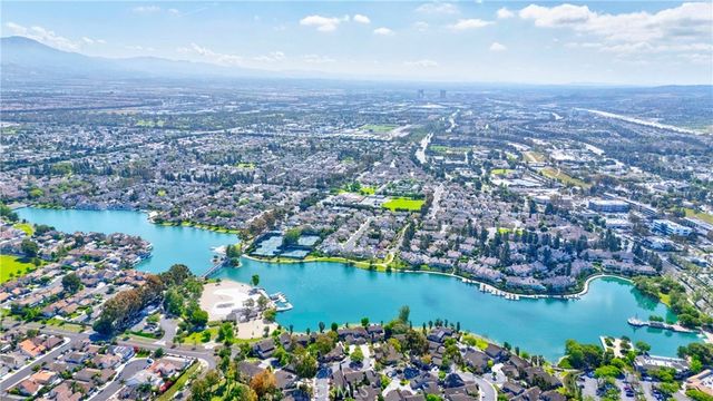 17 Clove Blossom, Irvine, CA 92604