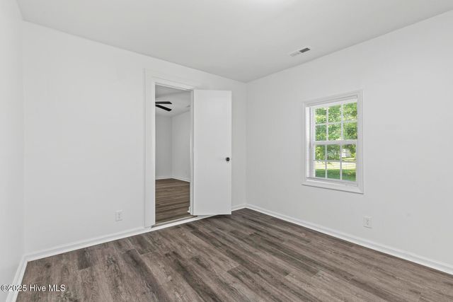 106 Rodeo Lane, Jacksonville, NC 28540