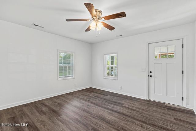 106 Rodeo Lane, Jacksonville, NC 28540