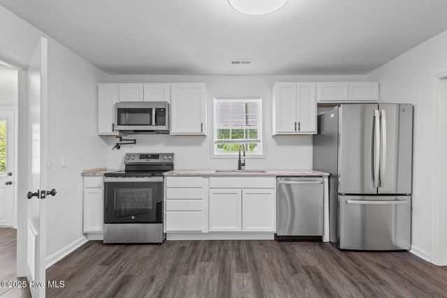 106 Rodeo Lane, Jacksonville, NC 28540