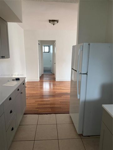 2220 Calais Dr 4, Miami Beach, FL 33141