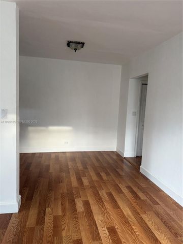 2220 Calais Dr 4, Miami Beach, FL 33141