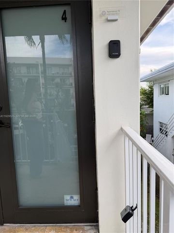 2220 Calais Dr 4, Miami Beach, FL 33141