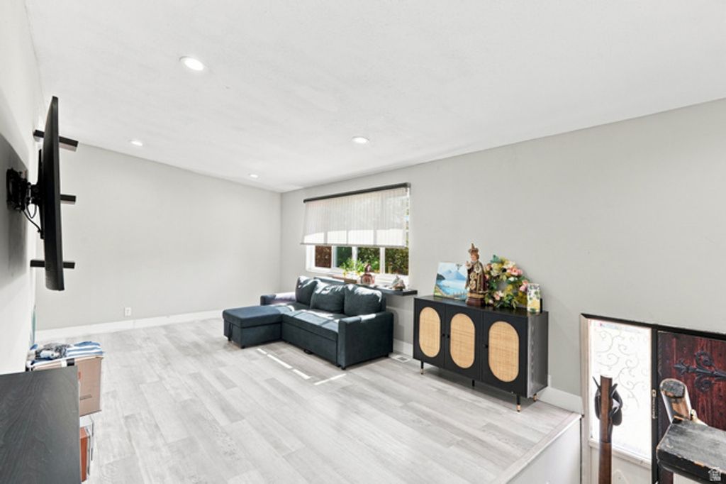2571 S VESPA DR, West Valley City, UT 84119 — photo 4