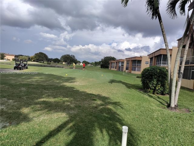 452 Flanders J 452, Delray Beach, FL 33484