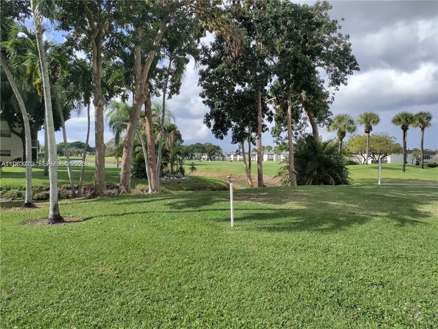 452 Flanders J 452, Delray Beach, FL 33484