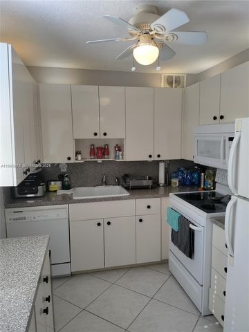 452 Flanders J 452, Delray Beach, FL 33484