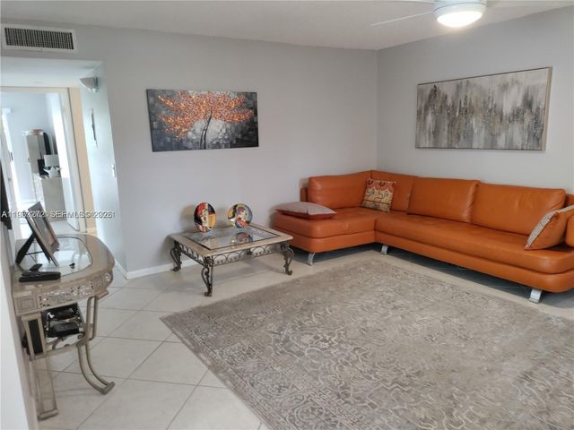 452 Flanders J 452, Delray Beach, FL 33484