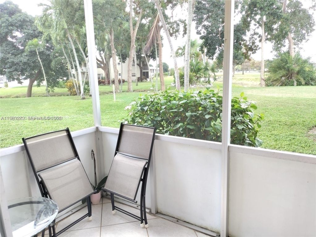 452 Flanders J 452, Delray Beach, FL 33484