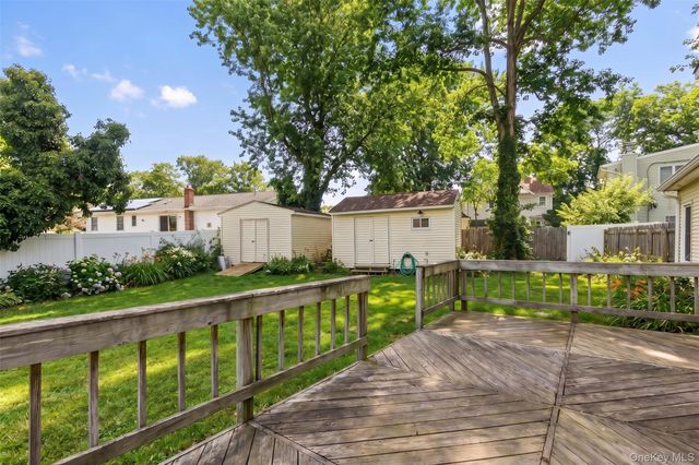 4 Erlwein Court, Massapequa, NY 11758