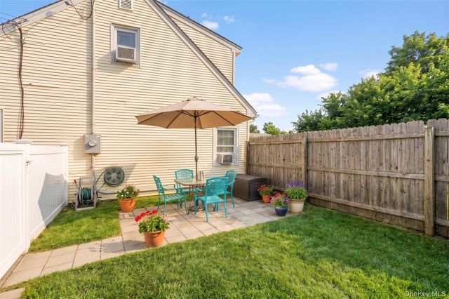 4 Erlwein Court, Massapequa, NY 11758