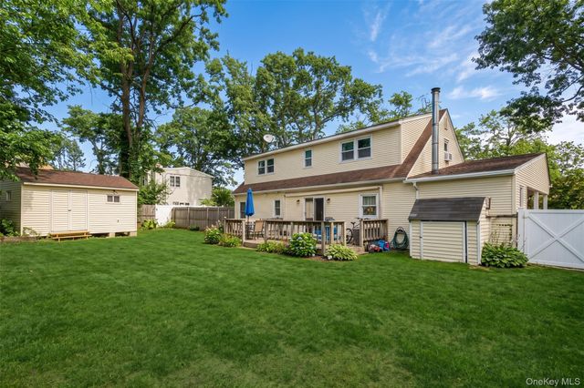 4 Erlwein Court, Massapequa, NY 11758