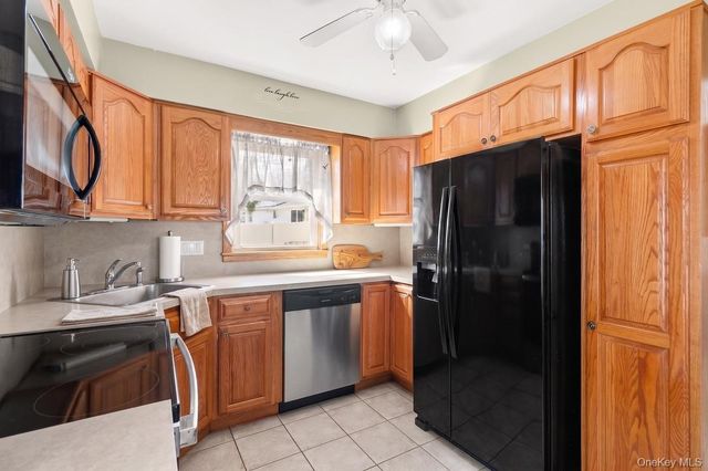 4 Erlwein Court, Massapequa, NY 11758