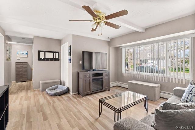 4 Erlwein Court, Massapequa, NY 11758