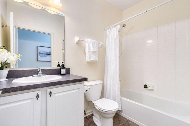 1426 Carylake Circle, Columbus, OH 43240