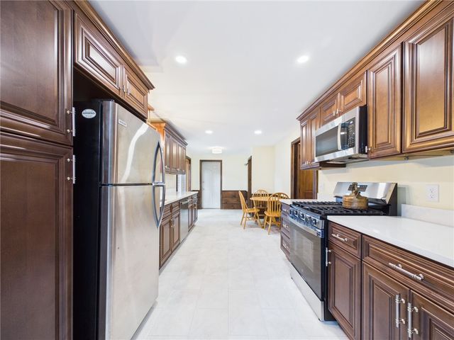 119 Park View Avenue, Warwick, RI 02888