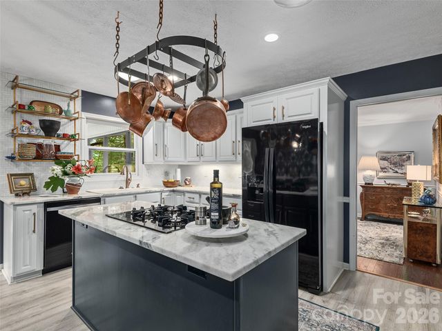 122 Brandon Road, Hendersonville, NC 28739
