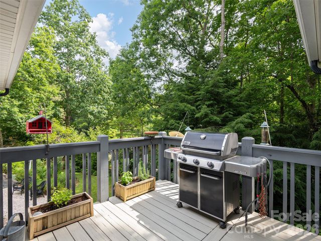122 Brandon Road, Hendersonville, NC 28739