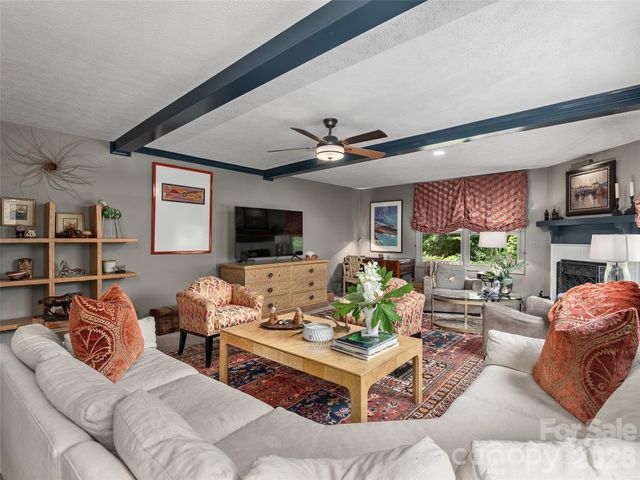 122 Brandon Road, Hendersonville, NC 28739