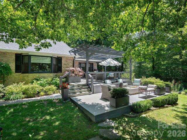 122 Brandon Road, Hendersonville, NC 28739