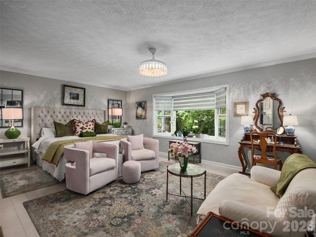 122 Brandon Road, Hendersonville, NC 28739